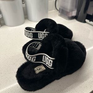 Women’s size 7 UGG slipper